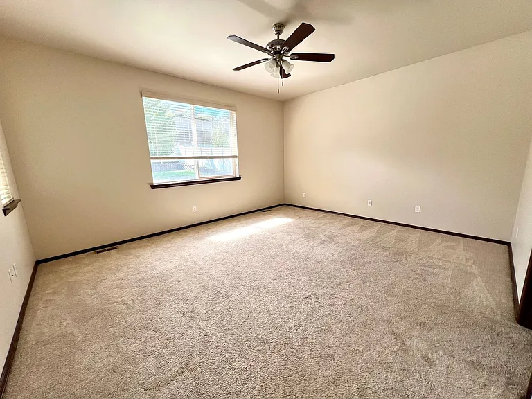 7704 W Washington Ave — Photo 36