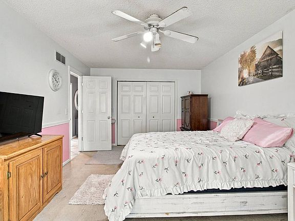 12th image of 5005 Dogwood Cir