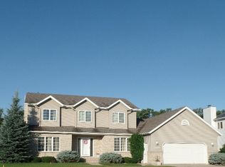 4223 S Rivershore Dr, Moorhead, MN 56560