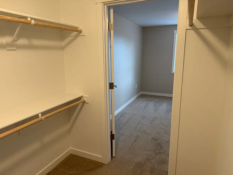 Eagle Crest Apartments — Photo 14