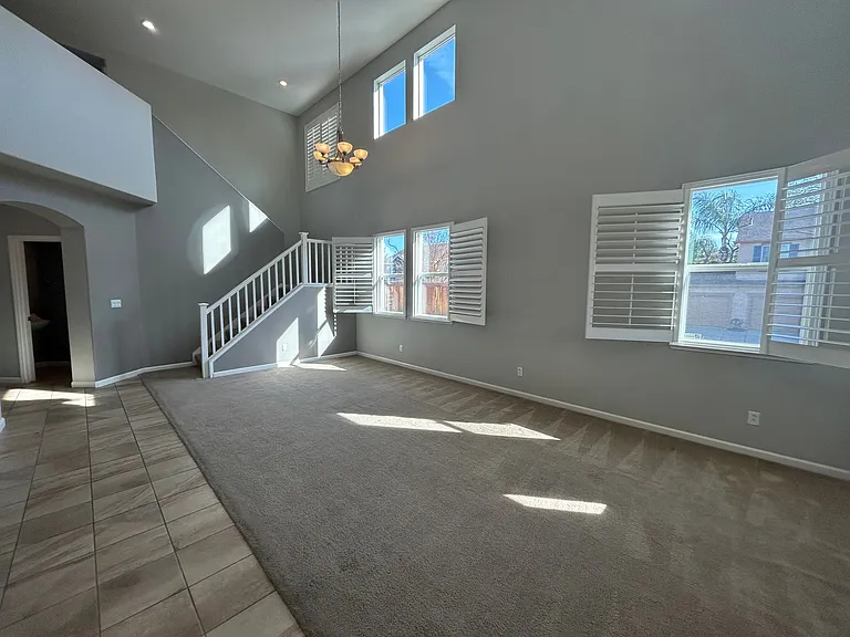 212 Riverbend Ln — Photo 2