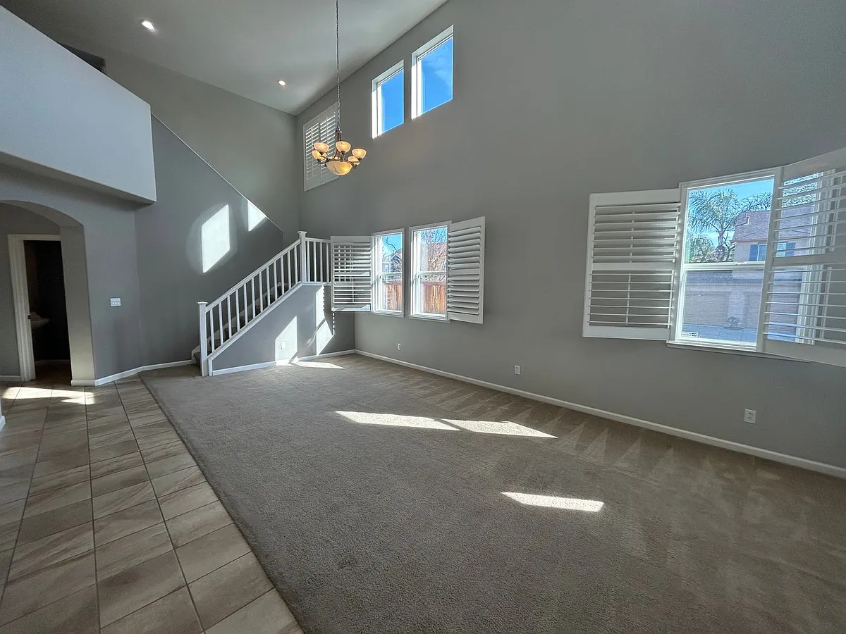 Building Photo - 212 Riverbend Ln