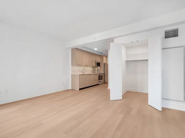 499 President Street image 7 of 30