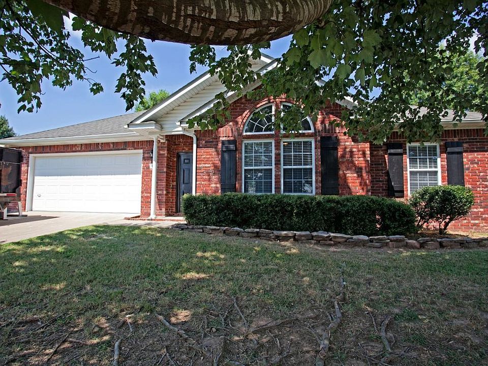 1st image of 614 Weston Cir
