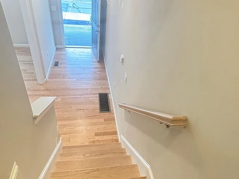 30 Forest Ave — Photo 14