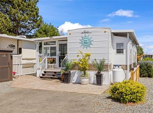 200 Corfield St N #302, Parksville, BC V9P 1N9