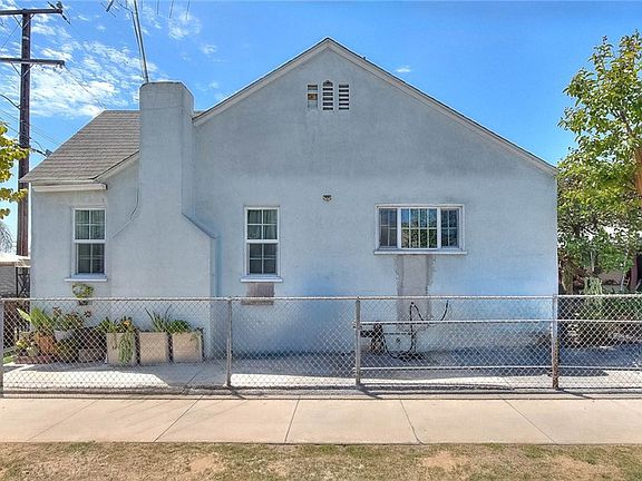 2nd image of 801 S Hicks Ave
