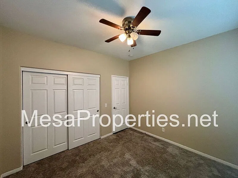 5 bed, 3.0 bath, 2464 sqft, $3,850 — Photo 4