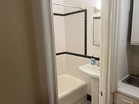 5th image of 2109 Broadway APT 9161