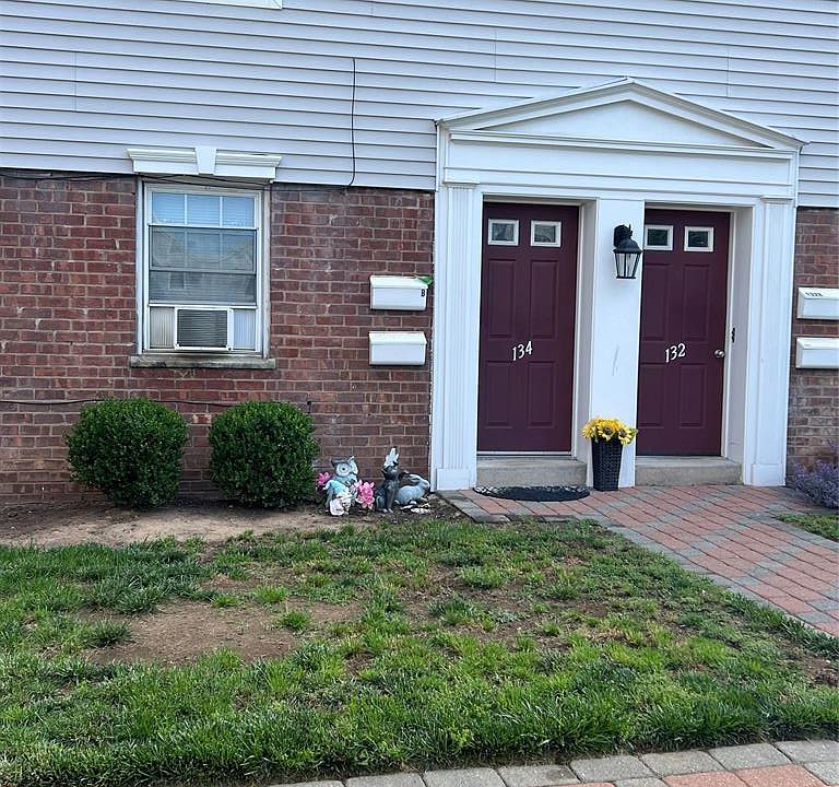 1st image of 134B Hastings Ave