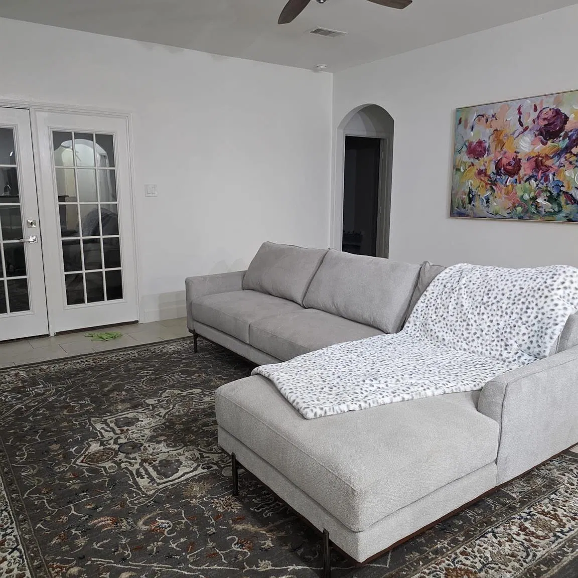 3 bed, 2.0 bath, 1596 sqft, $2,200 — Photo 2