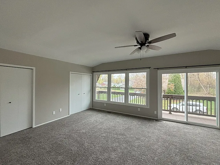 103 N Greenfield Ave — Photo 17