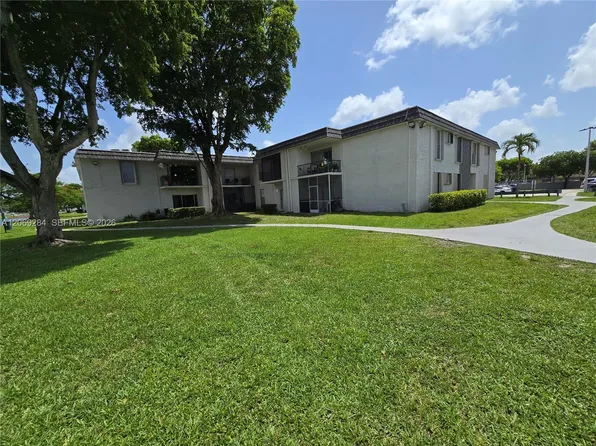 10375 N Kendall Dr APT J7, Miami, FL 33176