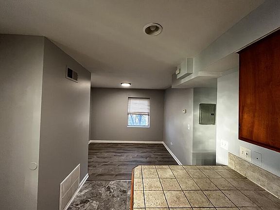 3rd image of 6630 S Vernon Ave #1N