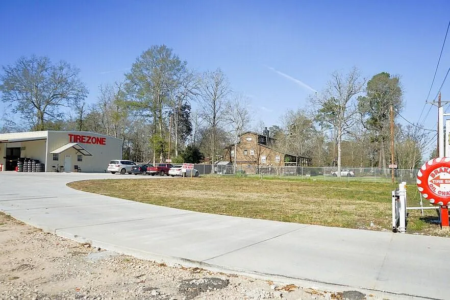 Building Photo - 14250 FM 1485 Rd