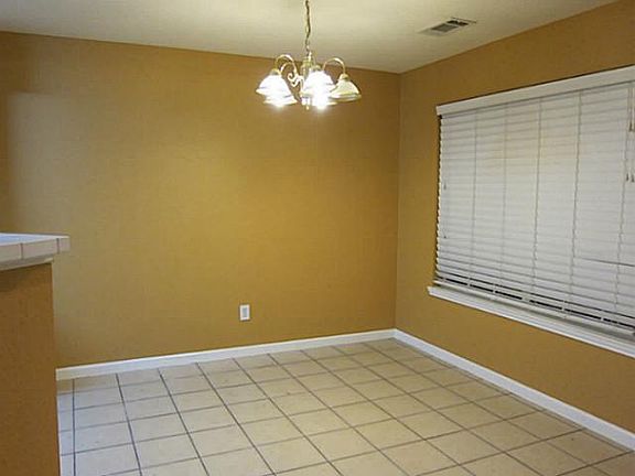 5th image of 1844 Kraft St