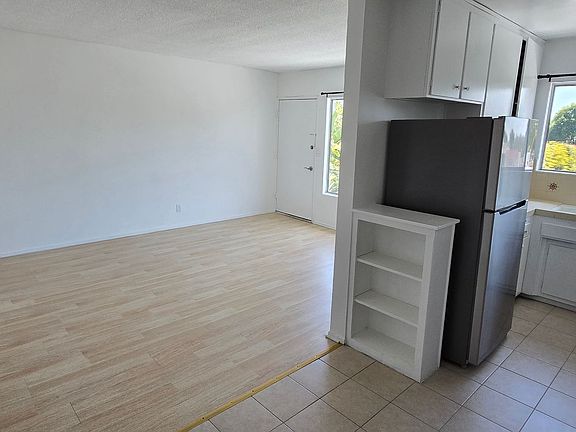5th image of 1308 N Poinsettia Pl APT 8