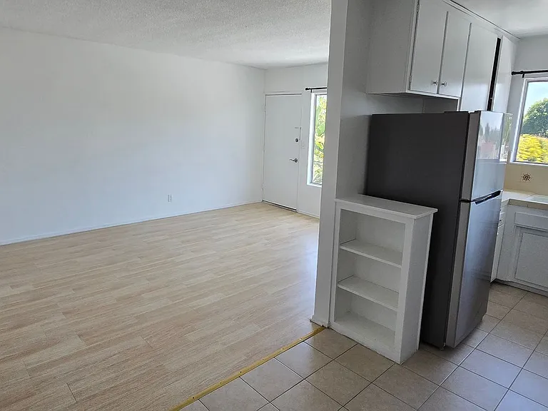 1308 N Poinsettia Pl #8 — Photo 4