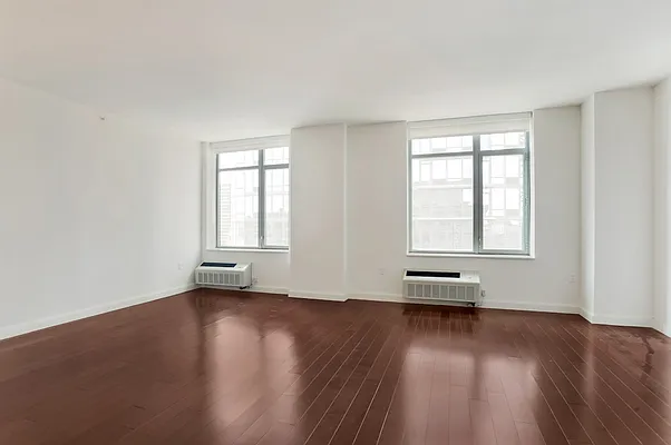 Rented by Red Apple Group | media 28