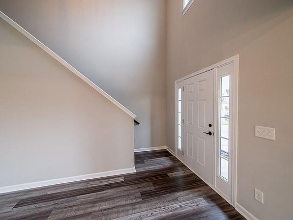 2nd image of 5 Trafford Trl