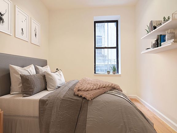 5th image of 8 W 108th St APT 33A