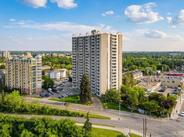 10883 Saskatchewan Dr NW #2003, Edmonton, AB T6E 4S6