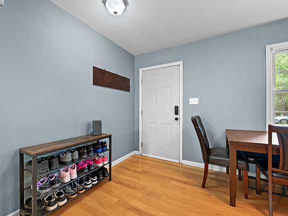 3rd image of 341 Courtland Dr