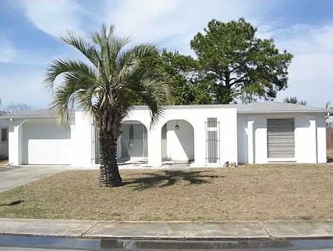 1st image of 3037 Lloyd Dr