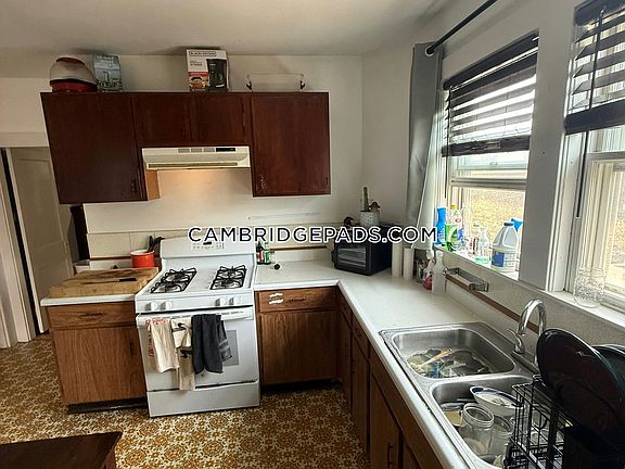 5th image of 9 Roberts Rd #3