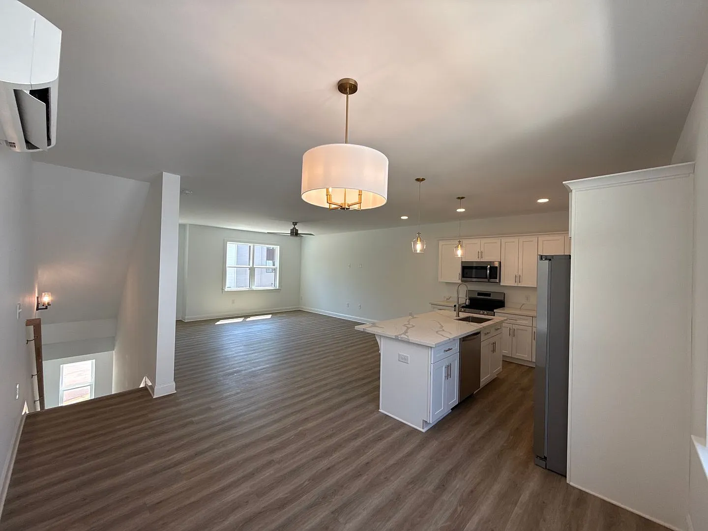 Brand New End Unit Townhome — Photo 4