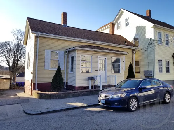  17 South St 1stFlr 1B/1B NewerFloors CatsOK Prkg, 17 South St #2, Pawtucket, RI 02860