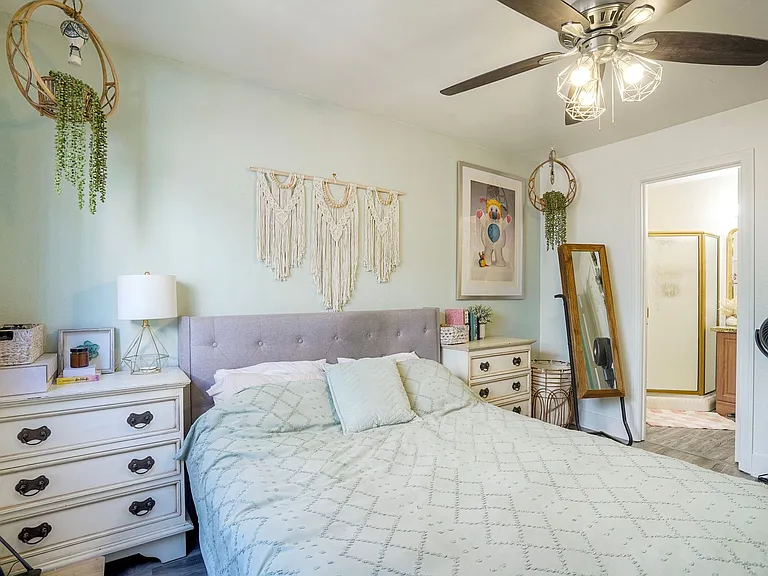 4075 Marlborough Ave — Photo 12