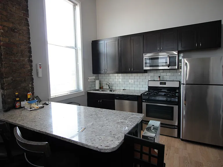 7044 N Clark St #2A — Photo 4