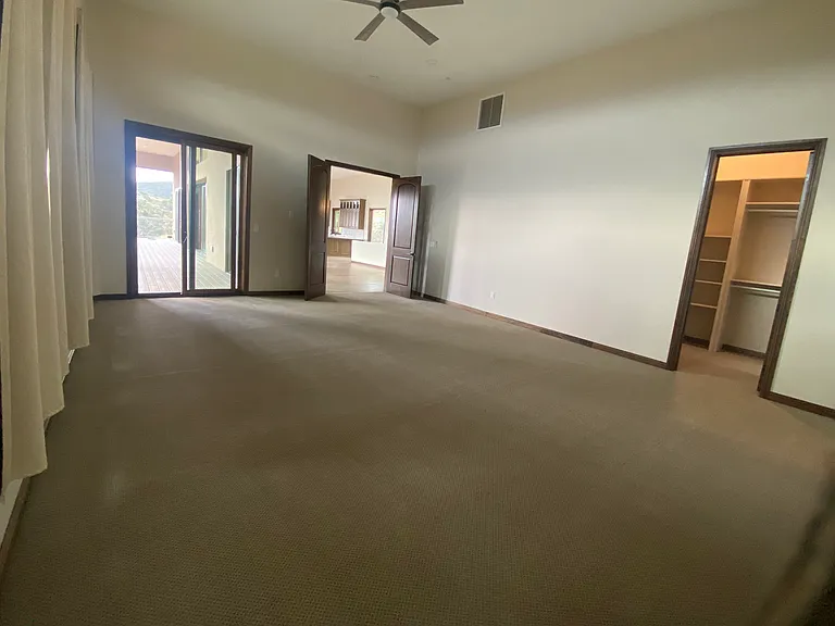 703 W Lee Blvd — Photo 20