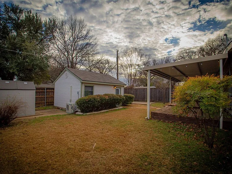 1217 Danville Dr — Photo 27