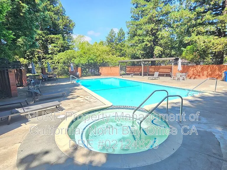 502 Marylyn Cir — Photo 3