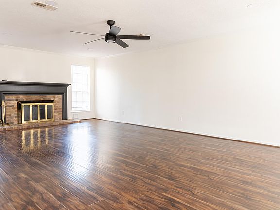 2nd image of 22 Cottage Grove Pl