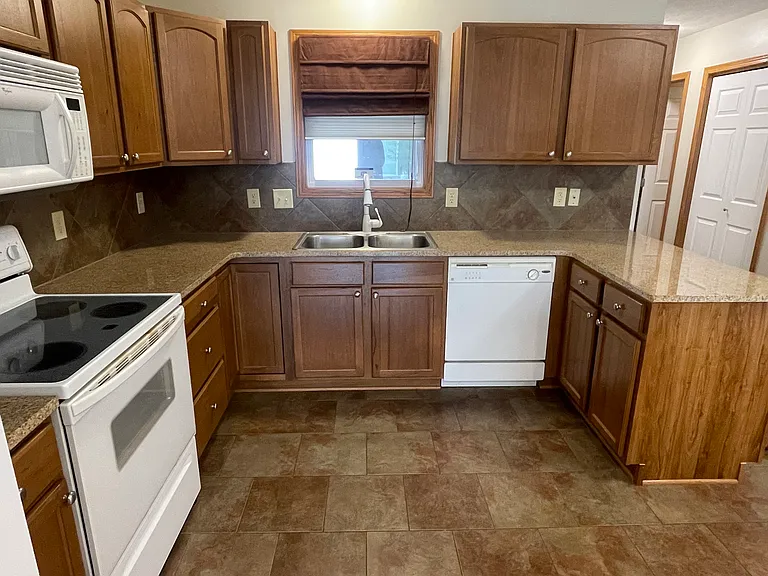 3507 McLaughlin Dr — Photo 9