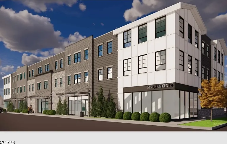 515 Union Blvd #28 — Photo 1