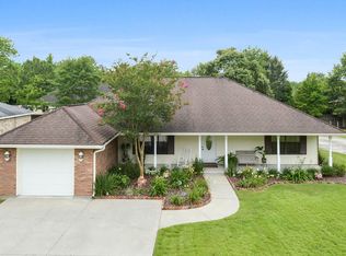 414 Country Club Dr, Picayune, MS 39466