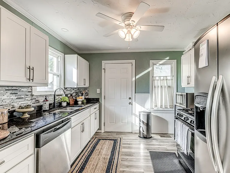 2912 W Fairfield Ave — Photo 13