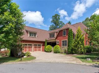 8 Applewood Dr, Asheville, NC 28805