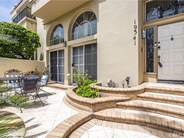19341 Sawgrass Ln