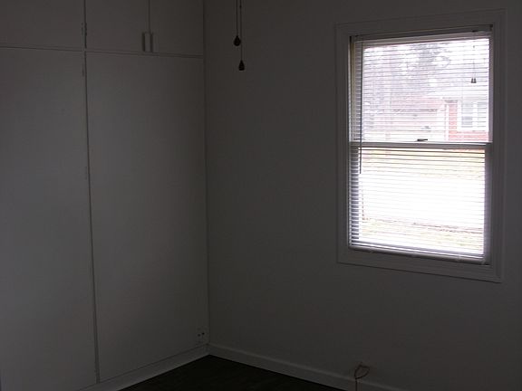 5th image of 8305 S Pleasant St