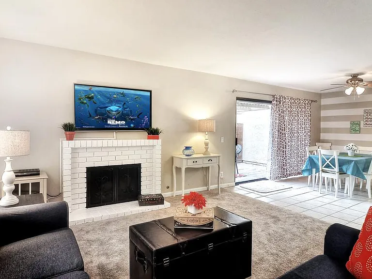 2125 S June Pl — Photo 3
