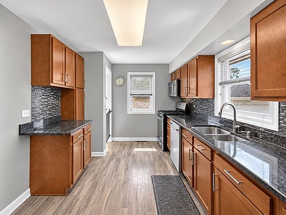 5th image of 3427 Adams St