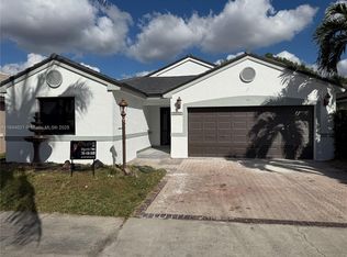 15921 SW 82nd St, Miami, FL 33193