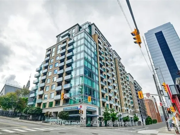 238 Besserer St #404, Ottawa, ON K1N 6B1