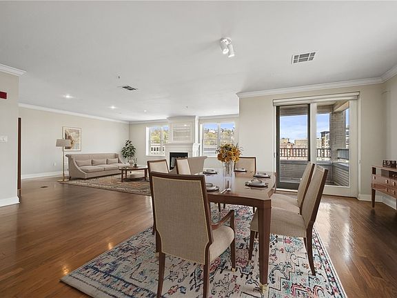 4th image of 220 N Bellefield Ave APT 1102