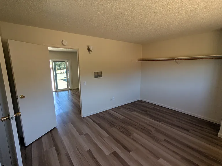 276 Carmel Ave #D — Photo 12